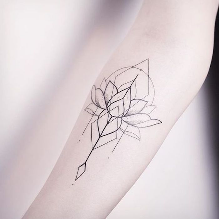 Tattoo Motive, geometrische Figuren, Blume, weiße Seerose, Striche