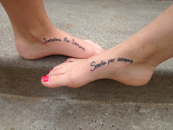 ein spanisches Tattoo für jüngere und ältere Schwester - Tattoos für Geschwister