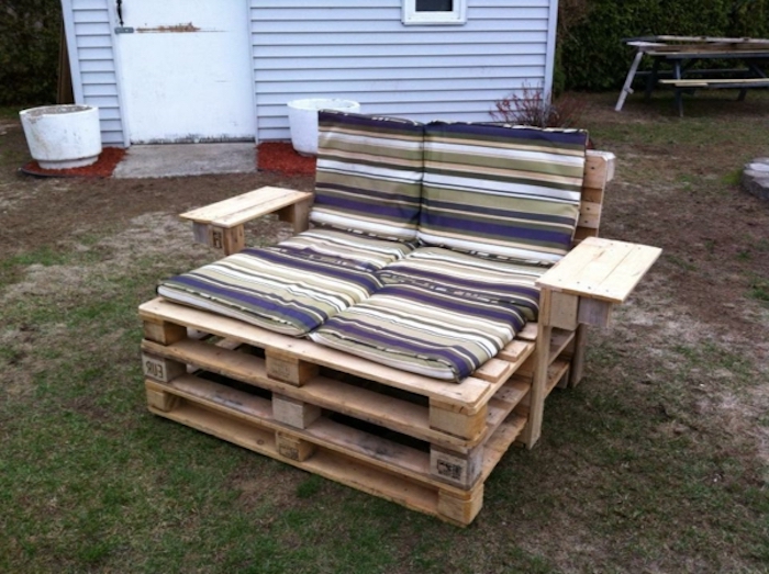 eine idee zum thema palettenmöbel sofa für den außenbereich - idee für palettenmöbel terrasse 