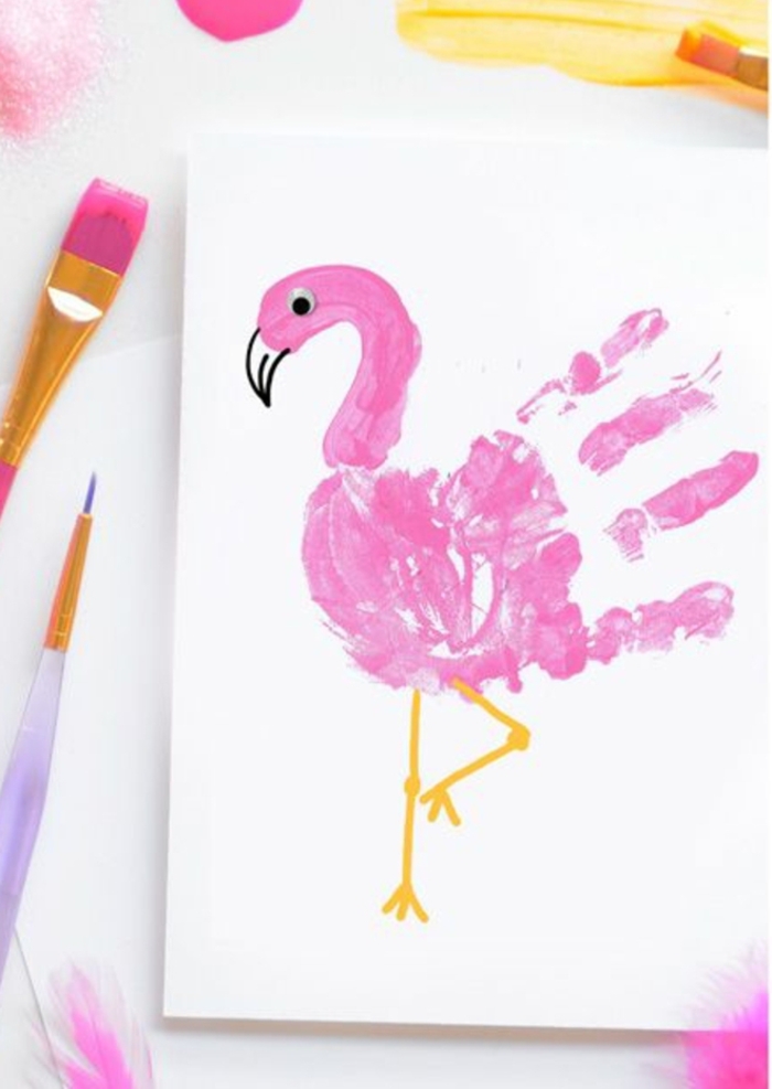 Handabdruck Bild gestalten, rosa Flamingo zeichnen, tolle Ideen für Kleinkinder