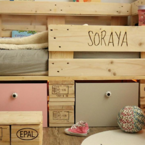 Kinderbett aus Paletten selber bauen - Palettenmöbel Ideen
