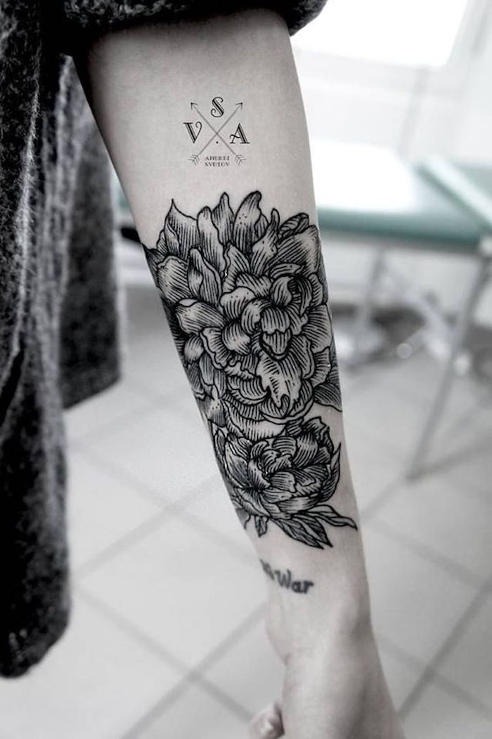 Frau arm motive tattoo Drachen Tattoo