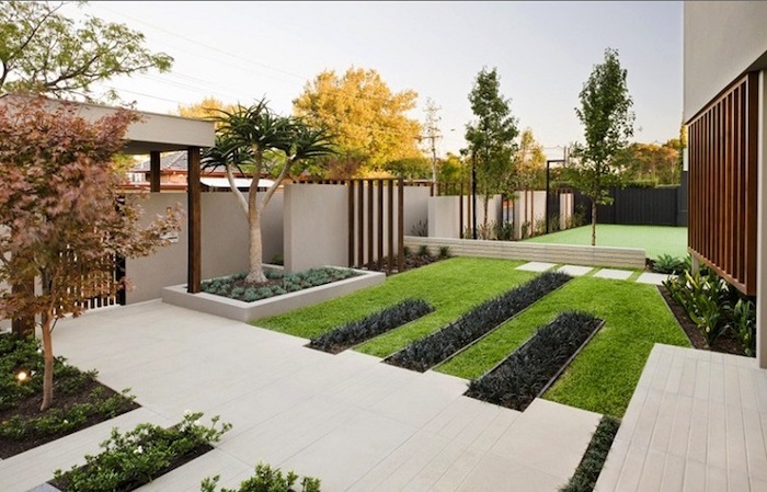 vordergarten pflegeleicht gestalten, vordergarten in minimalistisches design, naturmaterialien