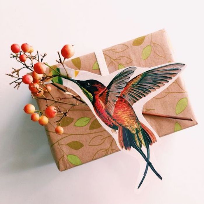 Kolibri-Verpackung, Kolibri aus Karton, Geschenkdeko mit Zweigen