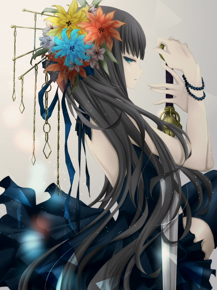 schönes Mädchen mit Kopfschmuck aus Blumen, blaue Augen, schwarzes Kleid