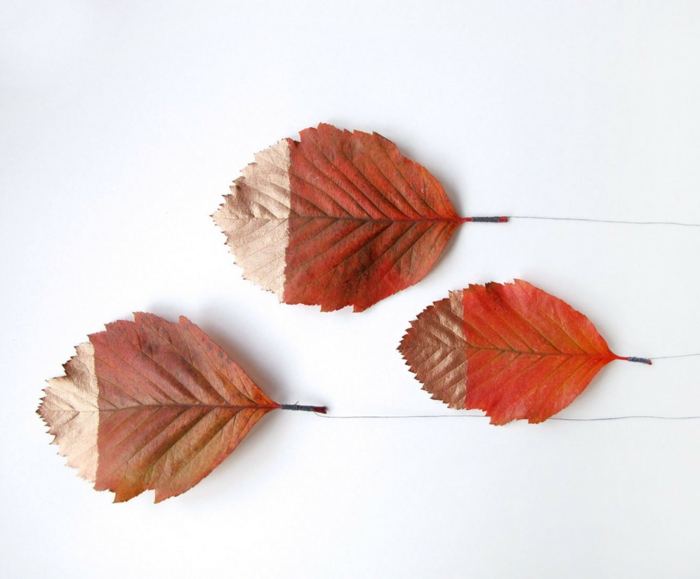 Herbstblätter bemalen und mit Faden binden, einfache DIY Ideen zum Inspirieren und Nachmachen