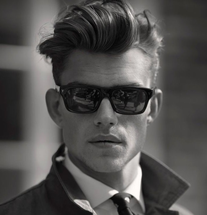 frisuren undercut mann model schönes foto sonnenbrille schwarz-weißes foto 