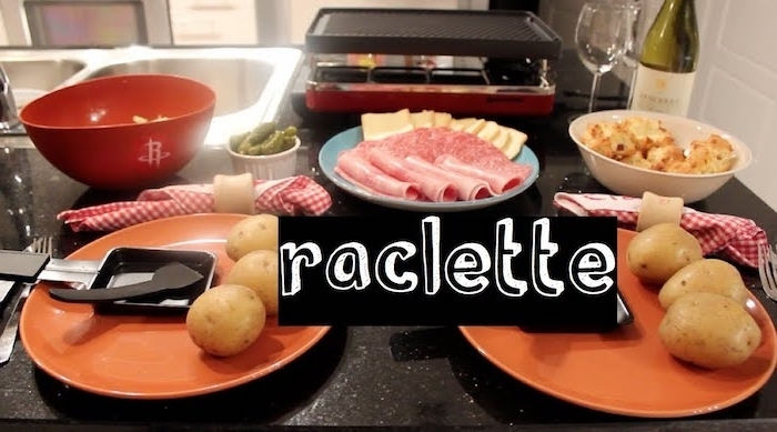 raclette zutaten ideen zum kochen tolle idee salami speck kartoffel serviette wein