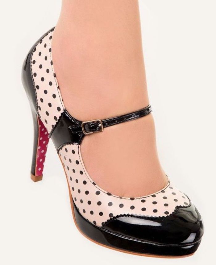 Vintage Schuhe mit Ansatz, Lackschuhe mit schwarzen Punkten, Lederriemen