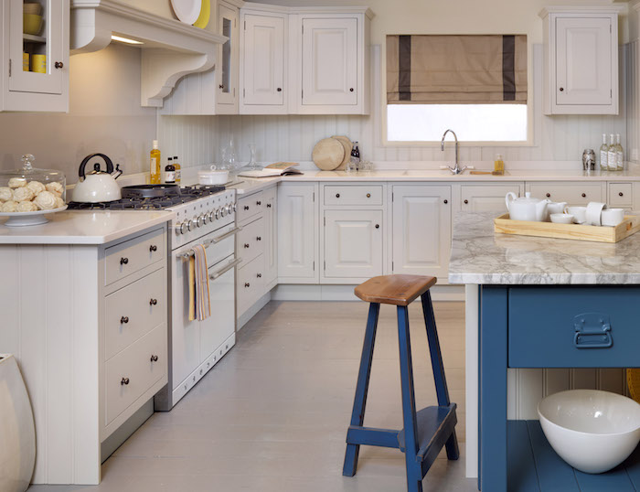 möbel und einrichtung in stil shabby deko ideen weiße ausstattung der küche blaue deko 