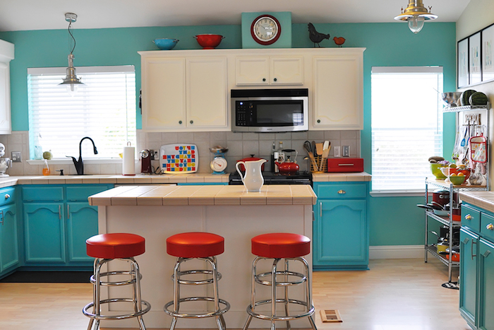 blaue Küche im vintage Stil, ganz niedlich und gemütlich Wohnküche Ideen 