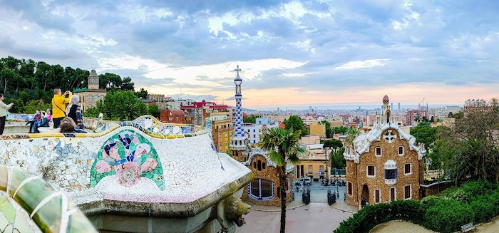 barcelona interessante orte, park güell in katalonien, sehenswürdigkeiten in spanien