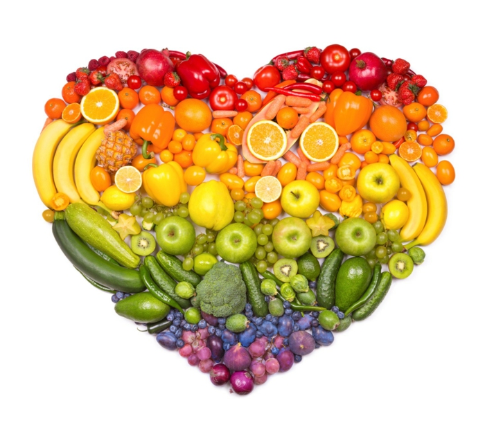 Herz aus Obst und Gemüse, gesundes Essen, BMI-Rechner: Start in ein gesundes Leben