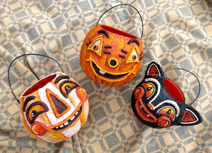 Tüten, wo die Süßigkeiten zu sammeln mit schön bemalten Gesichter Bilder Halloween 