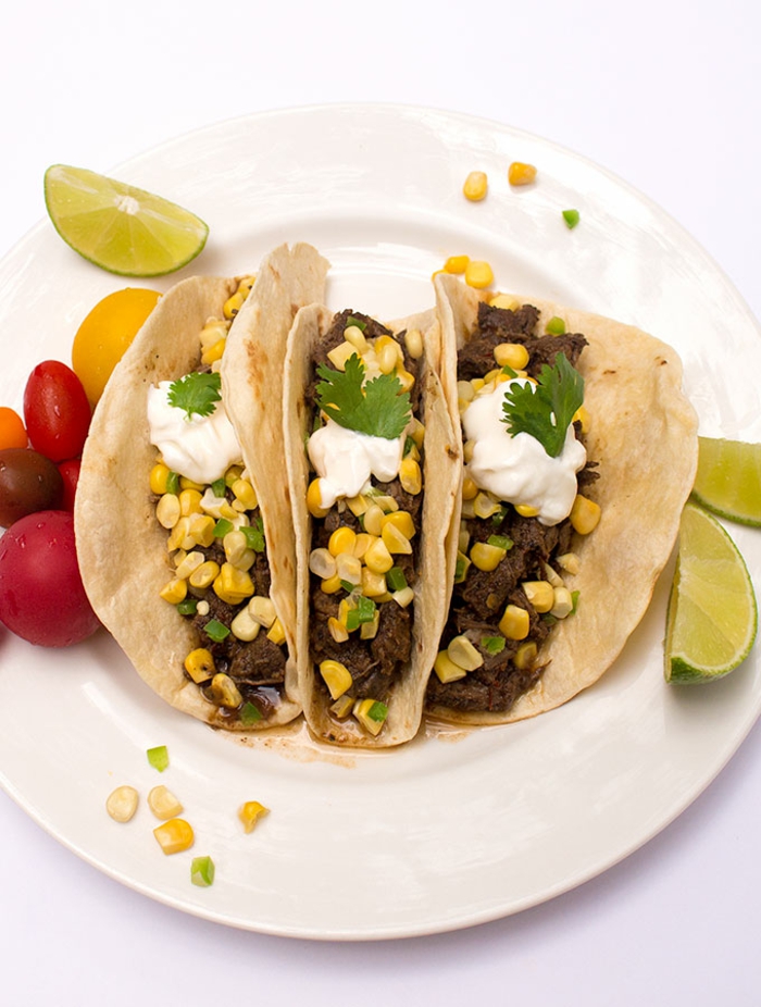 Tacos mit Rindfleisch und Mais vorbereiten, schnelle und einfache Rezepte für viele Gäste