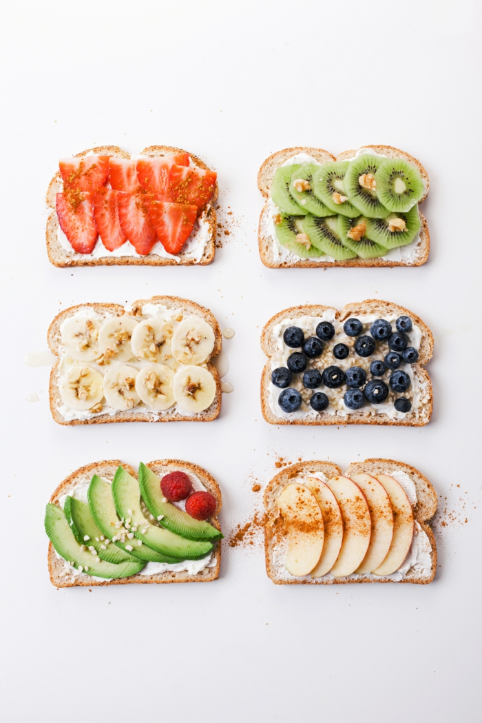 Kleine Snacks zum Kindergeburtstag, Toasts mit Früchten- bunt und gesund, schnell vorbereiten