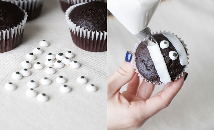 rezepte für halloween, schoko-muffins selber machen und dekorieren, cupcakes-mumien