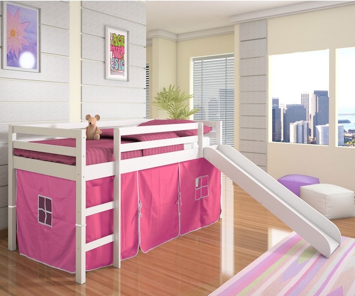 rosa Farbe von Hochbett für Kinder perfekt für ein Mädchenzimmer, auch Rutsche vorhanden
