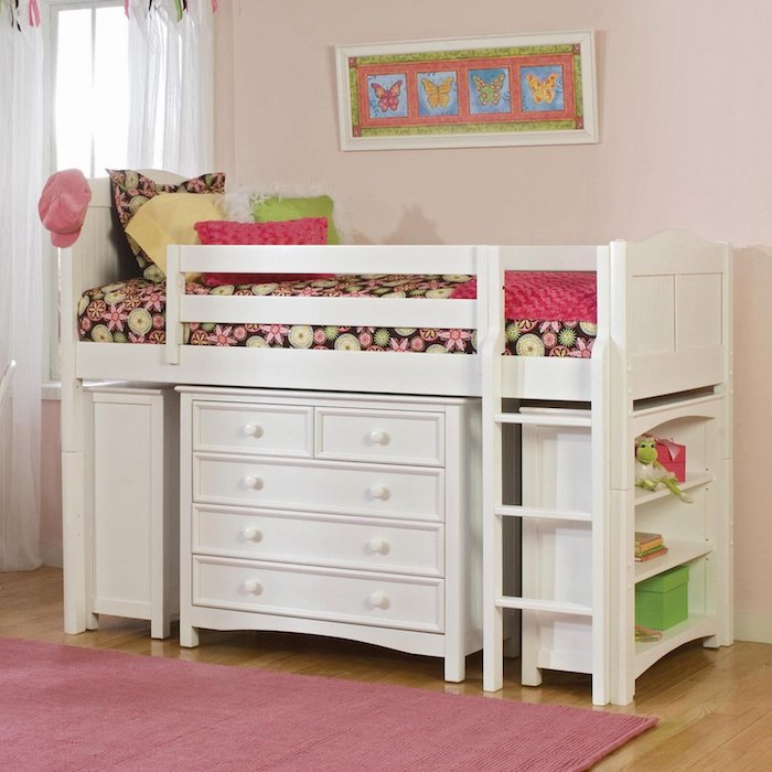 Hochbett für Kinder mit einem Regal in weißer Farbe mit vielen Schubladen darunter
