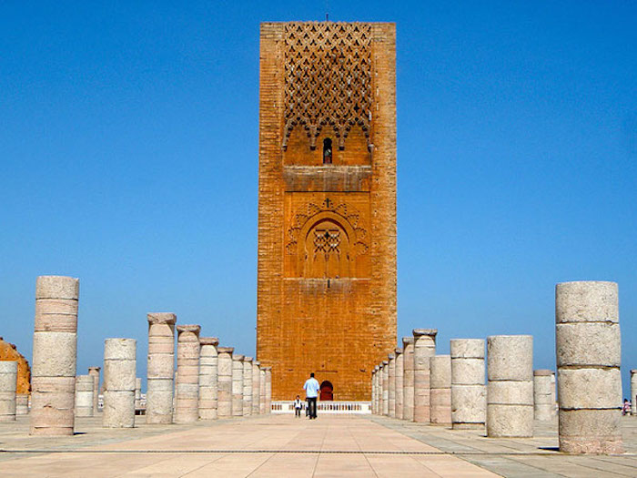 wie heißt die hauptstadt von marokko sehenswürdigkeiten hassan turm schöne aussicht pber die stadt fotos machen