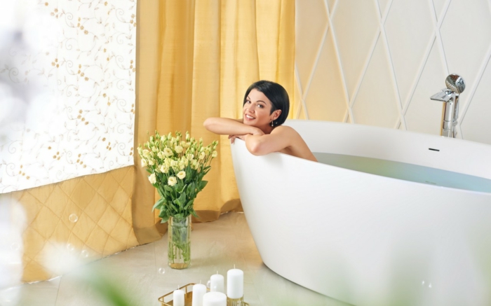 Aromatherapie zu Hause mit hausgemachtem Badesalz, Hausmittel gegen Stress und Müde, Rezepte und Ideen