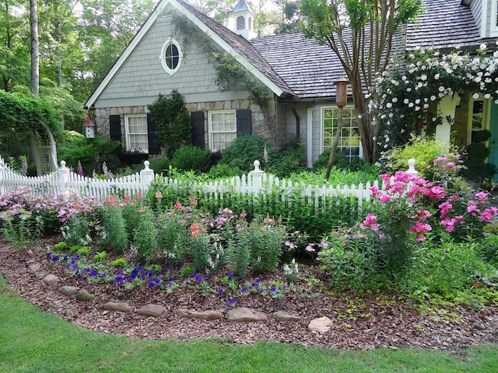 alles rund um Gartengestaltung - ein kleines Haus mit Garten