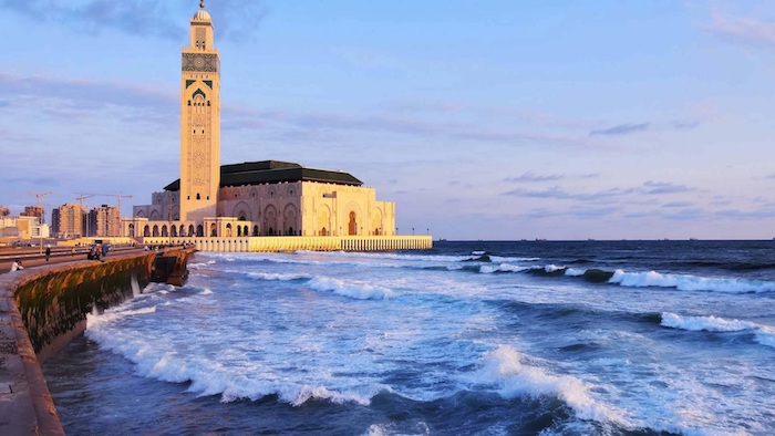 casablanca marokko eine moschee in dem wasser faszinierende sehenswürdigkeiten in marokko