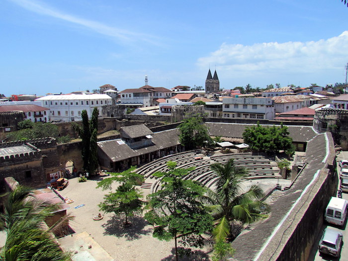 urlaub sansibar erfahrungen einzigartig die altstadt von der insel zanzibar alte architektur aus stein geschichte tansania