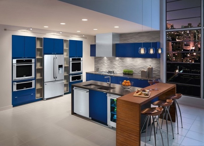 küchenideen wohnung in der großen stadt mit ausgezeichnetem aussicht tolle küche weiß-blau
