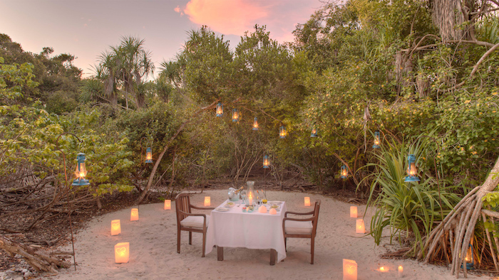 wetter sansibar immer wieder warm und feucht schönes tropisches klima romantisches flair zum abendessen romantik auf insel zanzibar