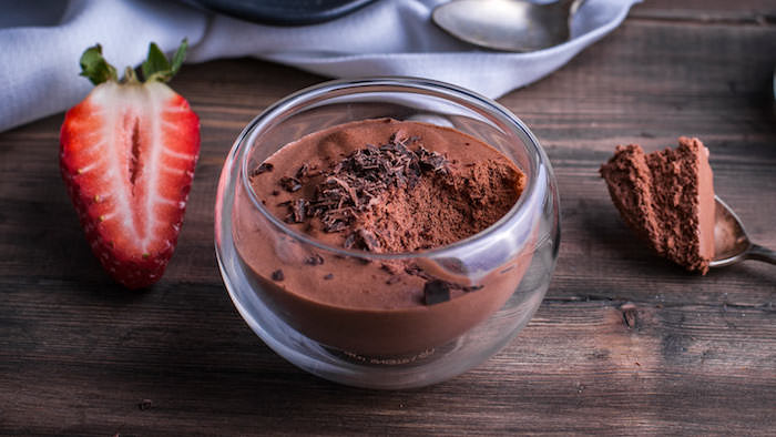 schokoladenherstellung in dem eigenen zuhause mousse oder pudding bio zubereitung rezepte und ideen deko erdbeere frische bio produkte