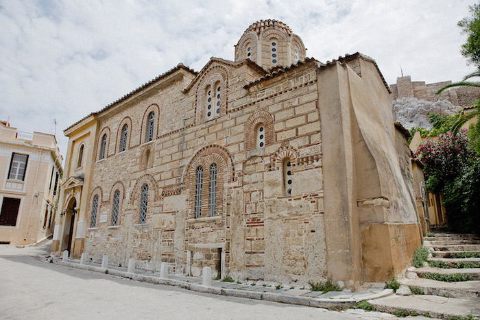griechenland athen sehenswerte gebäude ate architektur-beispiel für dieneuen generationen stein und holz materialien byzantinische architektur