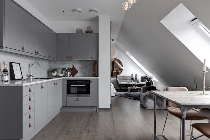 dachgeschoss küche graue wohnküche keine abgesonderten zimmer sondern ein ganzes maisonette mansardenwohnung graue farbe