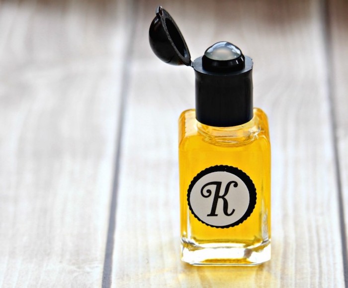 parfum selber herstellen, selbstgemachtes parfüm mit vanille und sandelholzöl