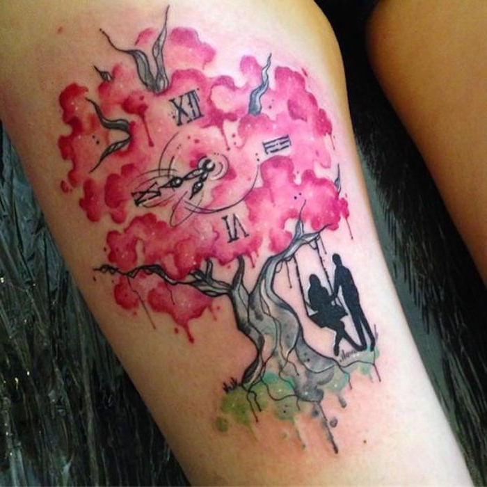 symbol für verbundheit, kirschbaum in kombination mit uhr, oberschenkel tattoo