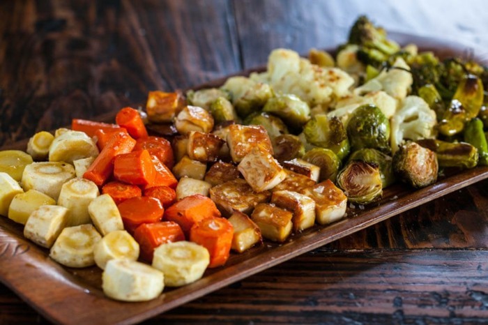 rezept seidentofu leckere ideen für vorspeisen mit tofu und gemüse gegrillt ode rgebacken möhren pilze brokkoli tofuwürfel 