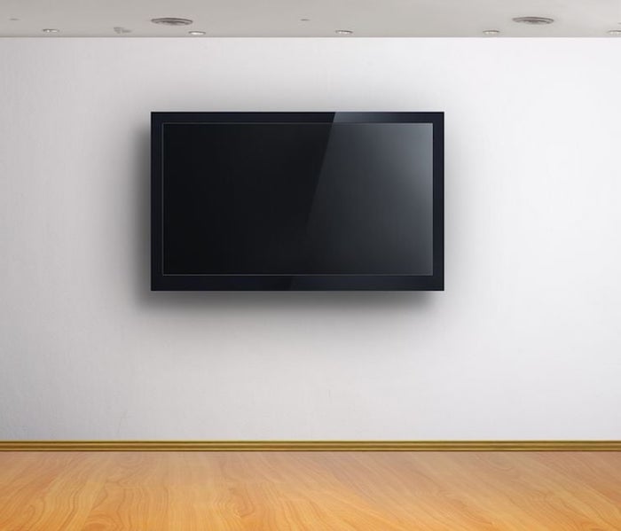 wohnwand weiß super einfaches design weiße wand schwarzer fernseher und beige bodenbelag, tv wand Ideen,