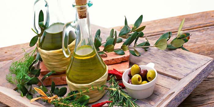 sehenswürdigkeiten griechenland oliven olivenöl typische produktion in griechenland reise nach athen souveniers die man kaufen könnte olivenbaum