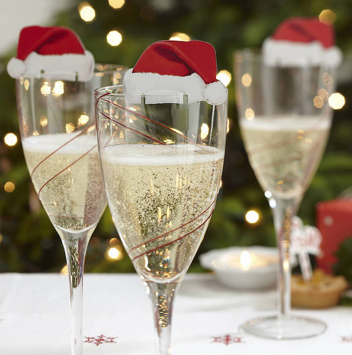 weihnachts deko natur ideen zum selbermachen champagner in den gläsern kleine hüter für gläser glasdeko