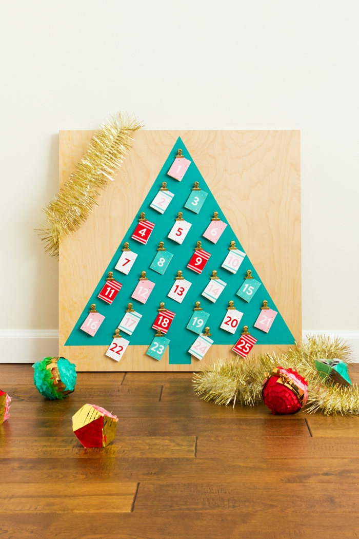 Weihnachtskranz-Adventskalender mit kleinen Weihnachtskarten für jeden Tag, coole DIY Idee für Kinder und Erwachsene