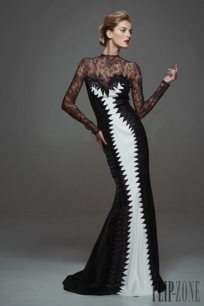 Bodenlanges Abendkleid mit Spitzenelementen, elegantes Outfit in Schwarz und Weiß, Idee für Silvester Kleidung