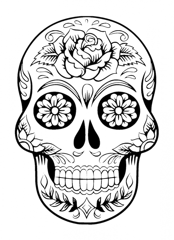 weißer mexikanischer totenkopf tattoo mit einer rose und weißen blumen und blättern - totenkopf mit rosen tattoo