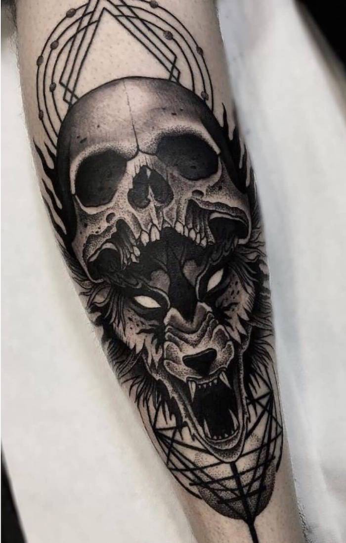 eine hand mit einem totenkopf tattoo - ein großer schwarzer wolf mit weißen augen und ein totenkopf, sugar skull bedeutung