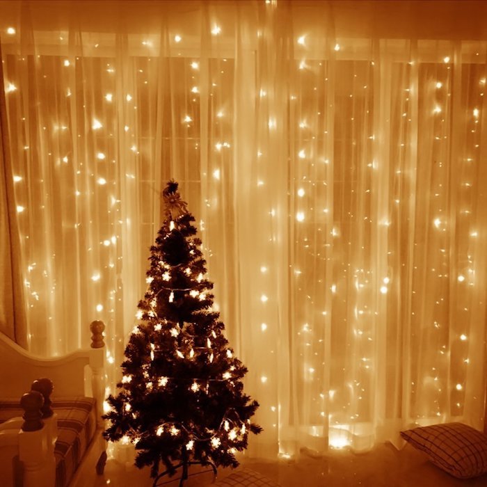 weihnachtsfensterdeko leuchtende lichtketten dezentes licht im zimmer weihnachtsbaum deko ideen