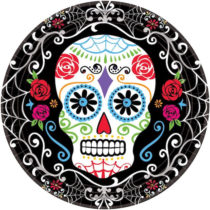 ein mexikanischer totenkopf tattoo mit einem großen weißen totenkopf mit zwei roten rosen und violetten rosen und schwarzen blumen und einem weißen spinnennetz, bunter totenkopf