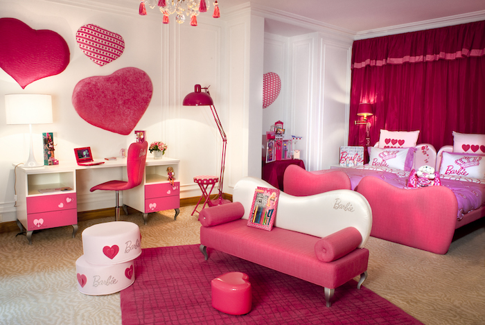 jugendzimmer komplett mit liebe einrichten herzchen deko ideen nuancen der farbe rosa barbie stil barbie style zimmer