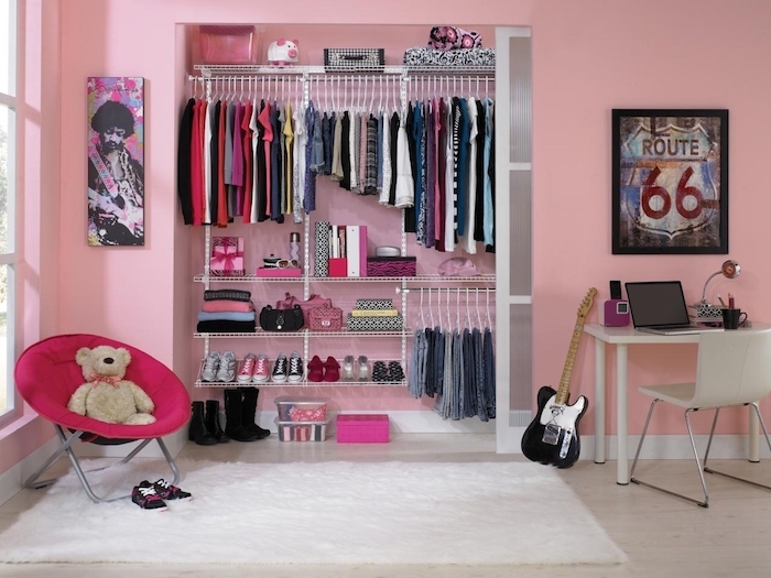 jugendzimmer komplett in rosa einrichten möbel ideen kleiderschrank wanddeko schreibtisch sessel kuscheltier