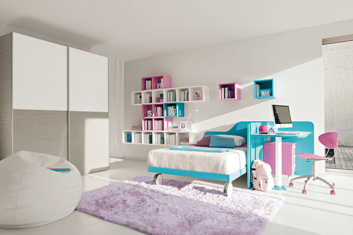 jugendzimmer weiß möbel lila bett blau violett sessel kleiderschrank lila stuhl zimmer design