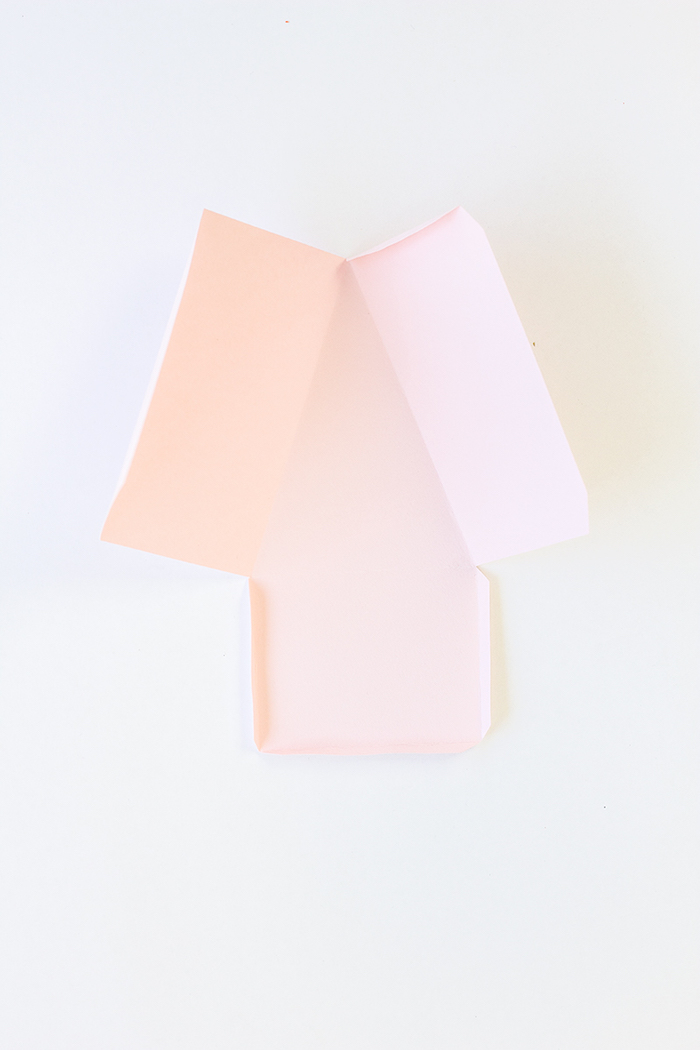 Schachteln falten - rosa Papier, eine Vorlage zum Falten für eine Torte Schachtel