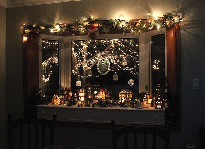 fensterdeko weihnachten basteln leuchtende dekorationen an dem fenster schöne lichter 